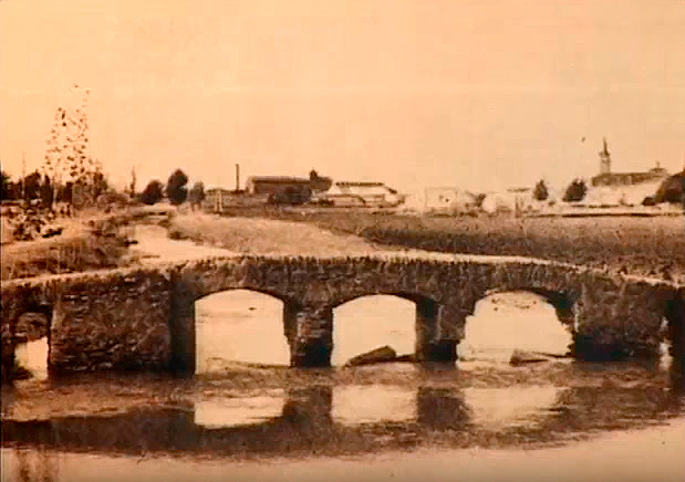 El río Azuer a su paso por Manzanares a mediados del siglo XX